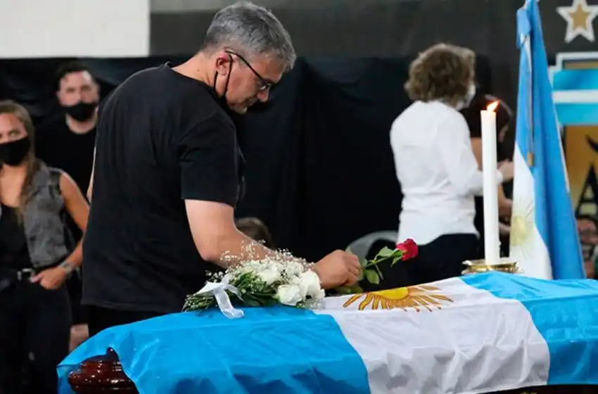 Dolor en el último a dios a Alejandro Sabella: asistieron Mascherano, Lavezzi y Verón