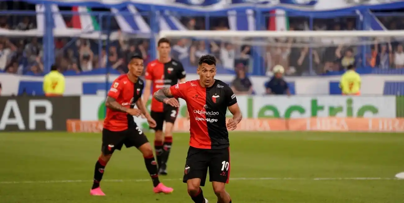 Colón no hizo pie en ningún momento y fue derrotado por Vélez.