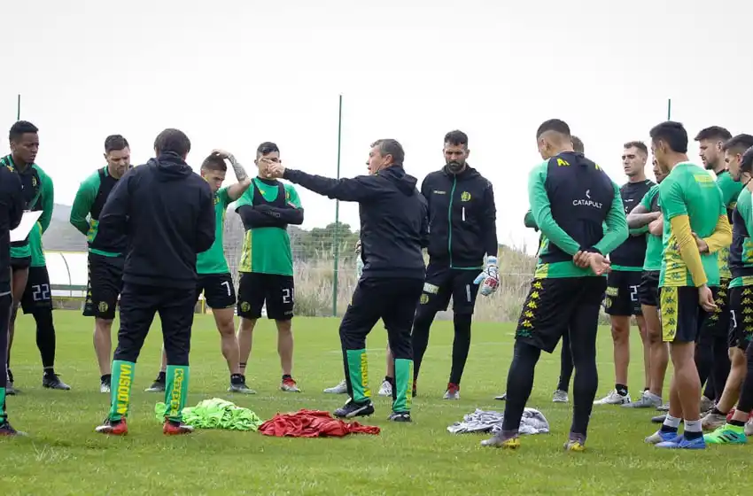 Fabio Radaelli: “No están a la altura del equipo campeón”