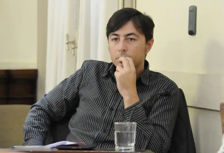 El concejal Méndez insiste en adherir a la Ley de Boleto Especial Educativo