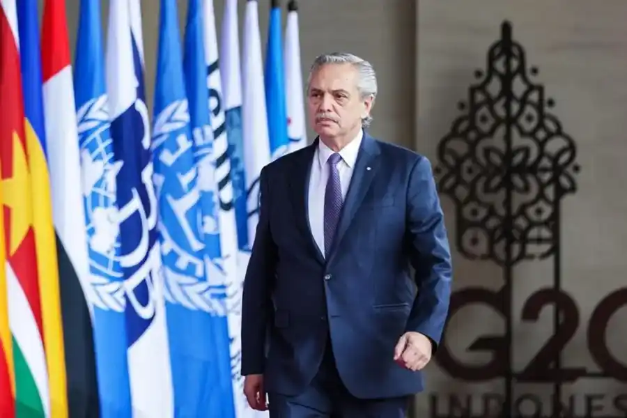 Alberto Fernández suspendió su participación en la Cumbre del G-20 por un cuadro de hipotensión y mareos.