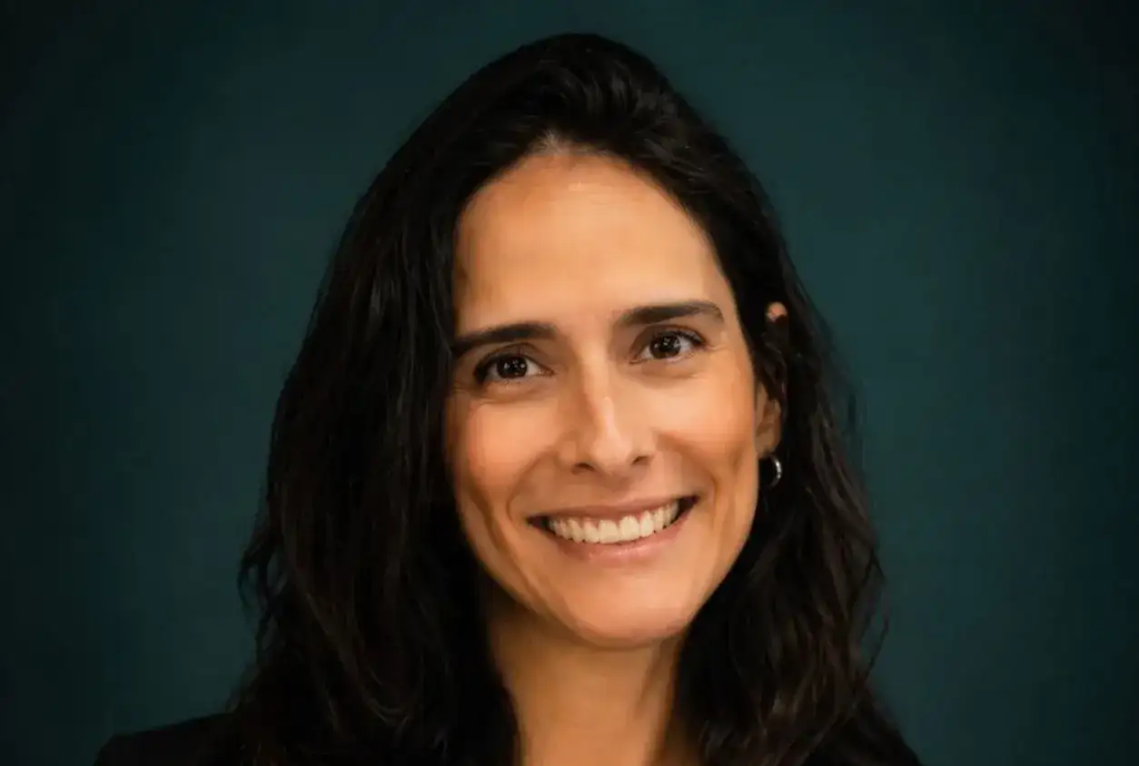 Cintia Scoles, licenciada en Administración y actual presidenta del Clúster Tecnológico, es la invitada de esta semana al tradicional Mano a mano.