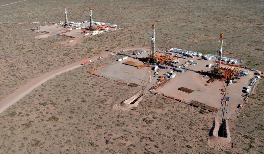La expansión de la producción de petróleo y gas permitió revertir años de déficit energético.