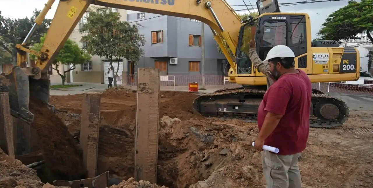 Constructoras se reúnen en Economía por la marcha de las obras públicas en Santa Fe