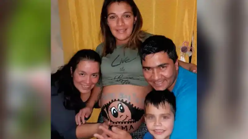 Llevó en el vientre al hijo de su hermana y su cuñado para que puedan ser padres