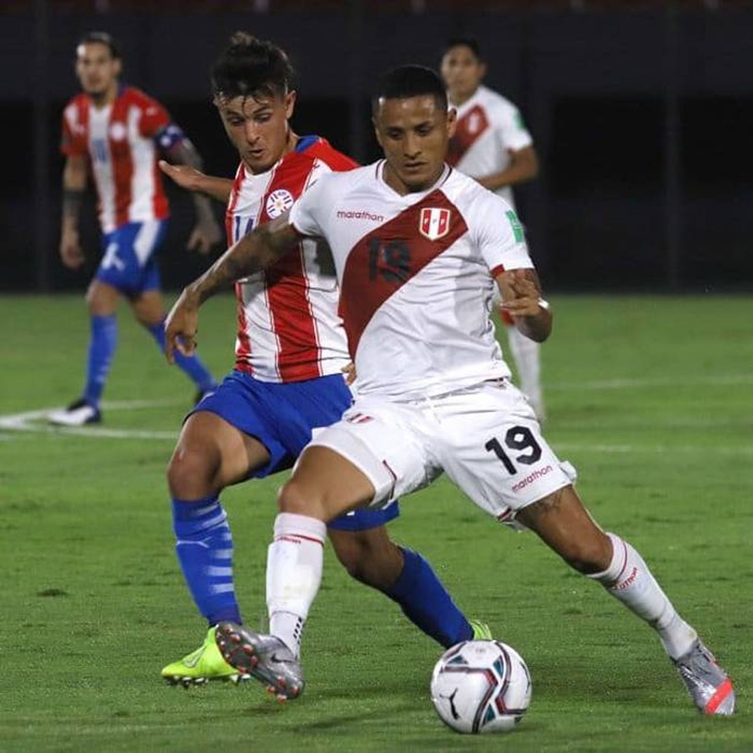 En un partidazo, Paraguay y Perú empataron 2-2 rumbo a Qatar 2022