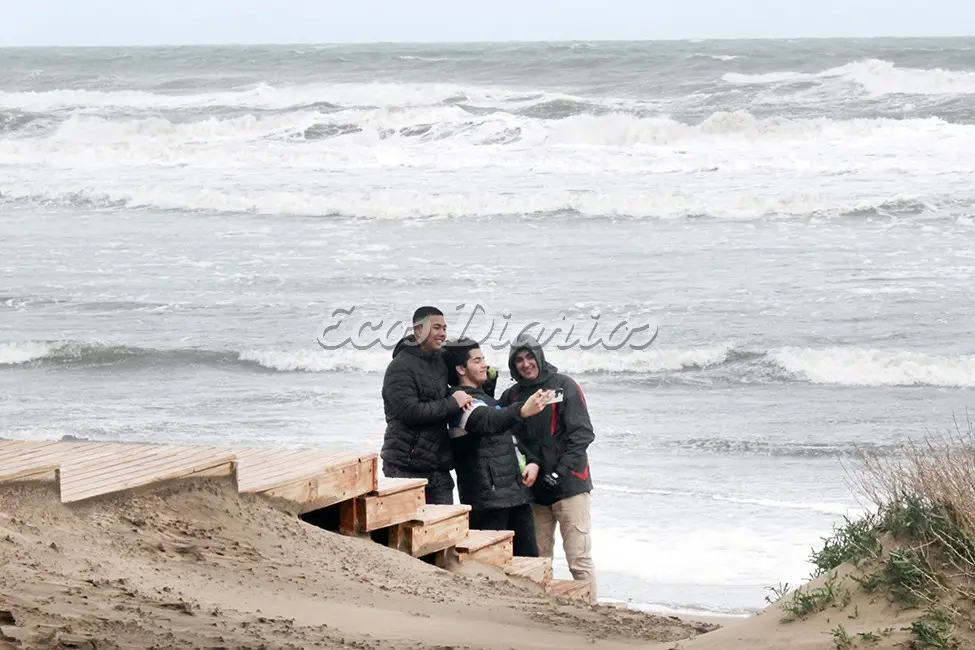 Ráfagas de viento y mar furioso