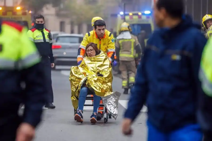 Accidente ferroviario en Barcelona: al menos 155 heridos luego del choque de dos trenes