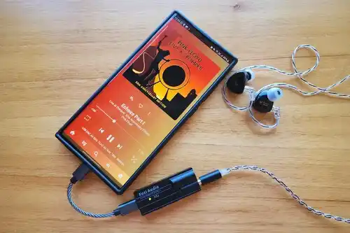 Ni enrollados ni en los bolsillos: cuál es la mejor manera de guardar tus auriculares