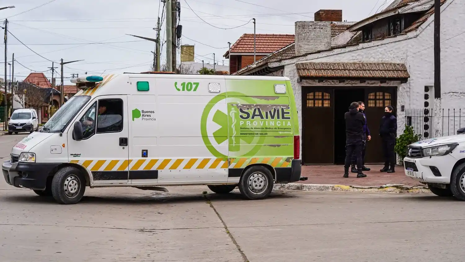 Agentes del Same y policiales, en el escenario de los hechos, en las primeras horas de la tarde de hoy