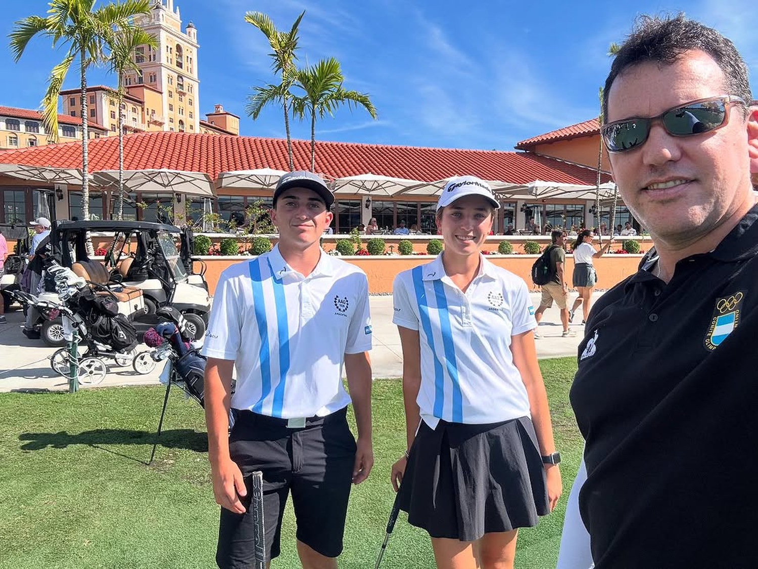 El joven Gonzalo Giménez Quiroga, junto a su compañera Clementina Castaño, y el coach Mariano Scalise