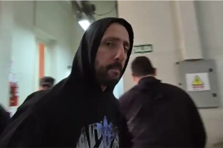 El acusado volvió a hablar durante su traslado en Concordia.