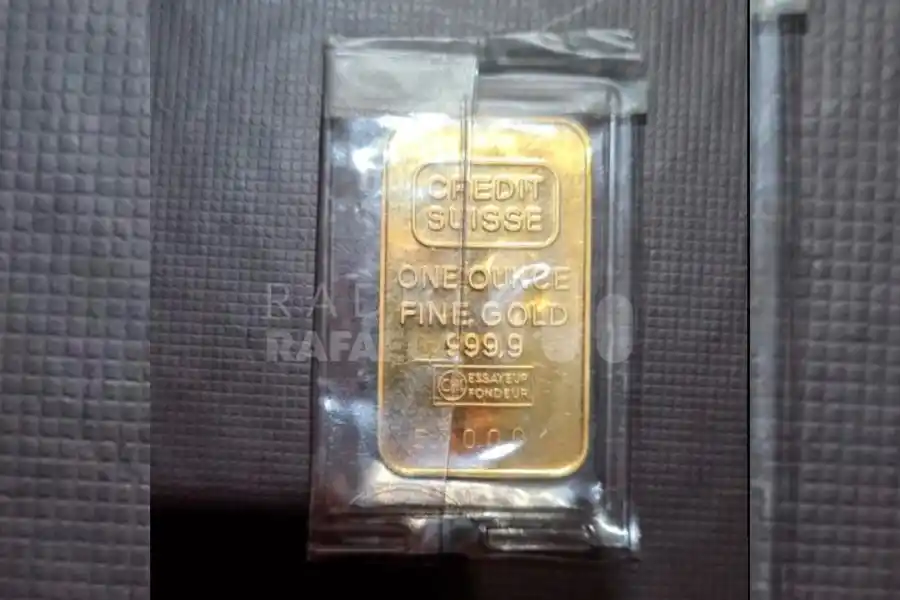 Miles de dólares, casi un kilo de oro puro, marihuana, cocaína, más de 50 celulares, hasta handies encontraron en múltiples allanamientos