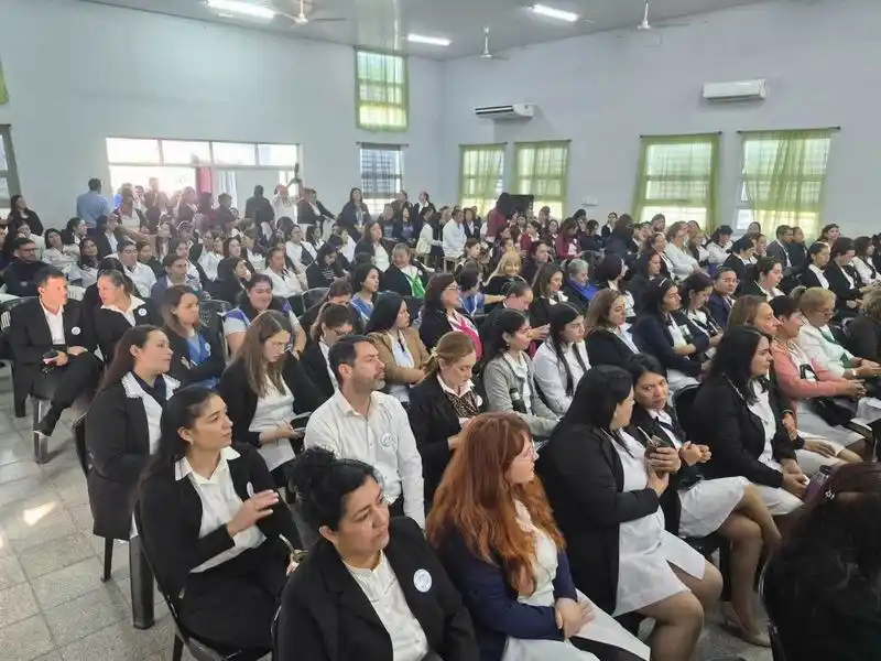 El Instituto Pedagógico Provincial presentó en 
Clorinda nuevos cuadernos de Ciencias Sociales