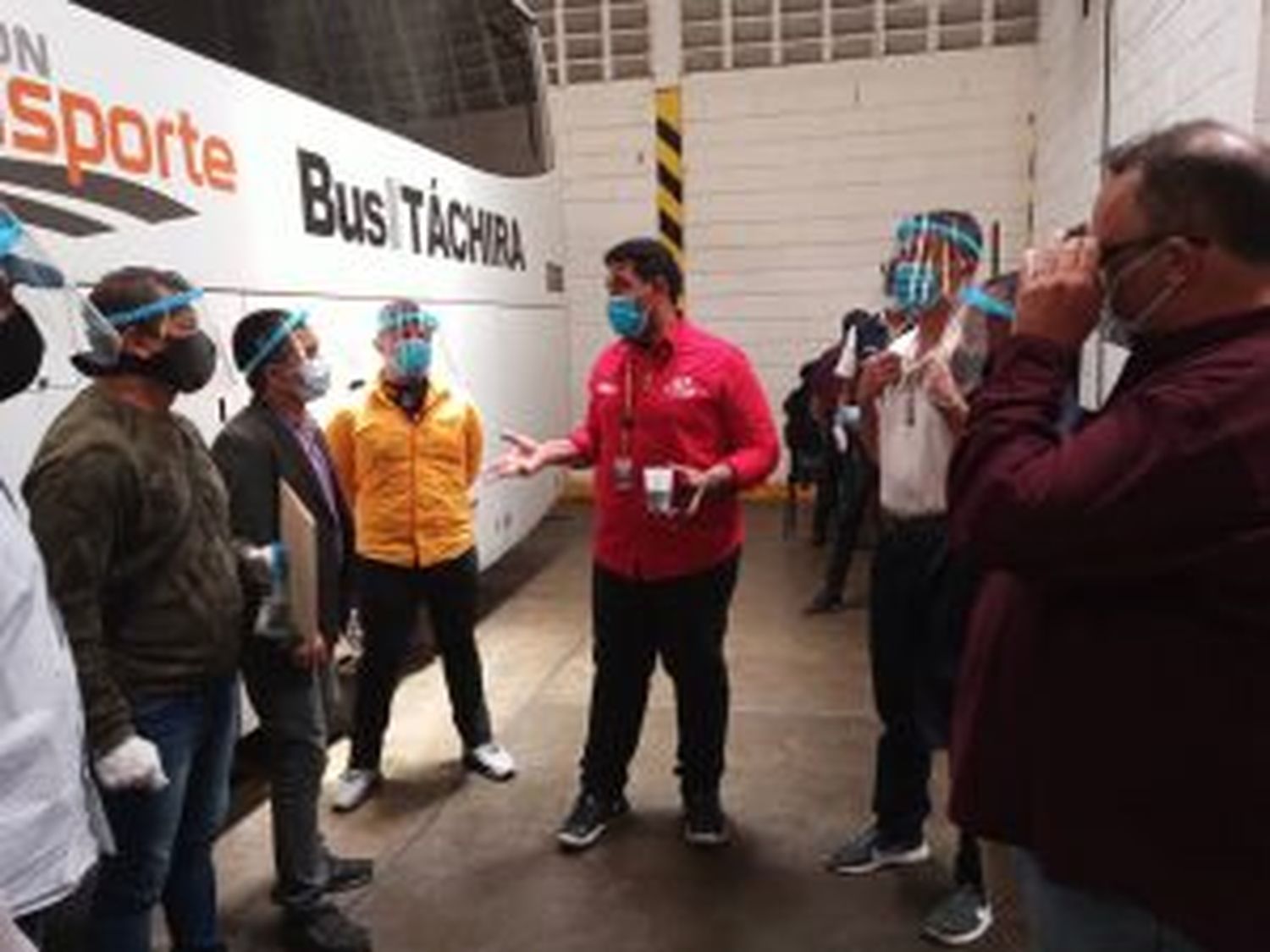 Restringida llegada y salida del transporte de pasajeros a Táchira