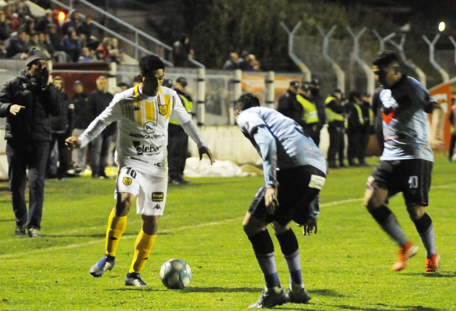 En Córdoba, Santamarina va por puntos impostergables