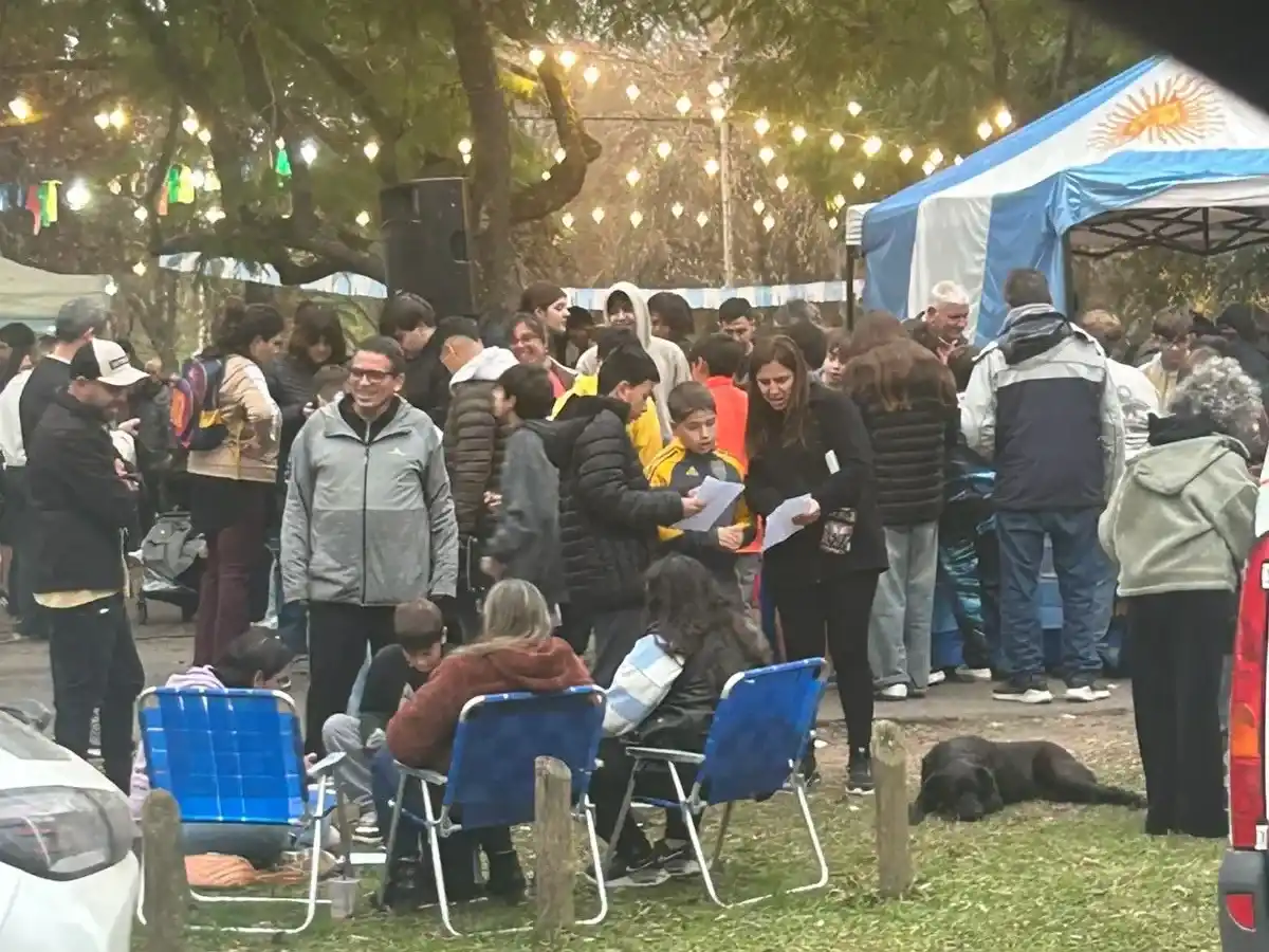 Una multitud se dio cita en el Paseo Público para compartir la jornada.
