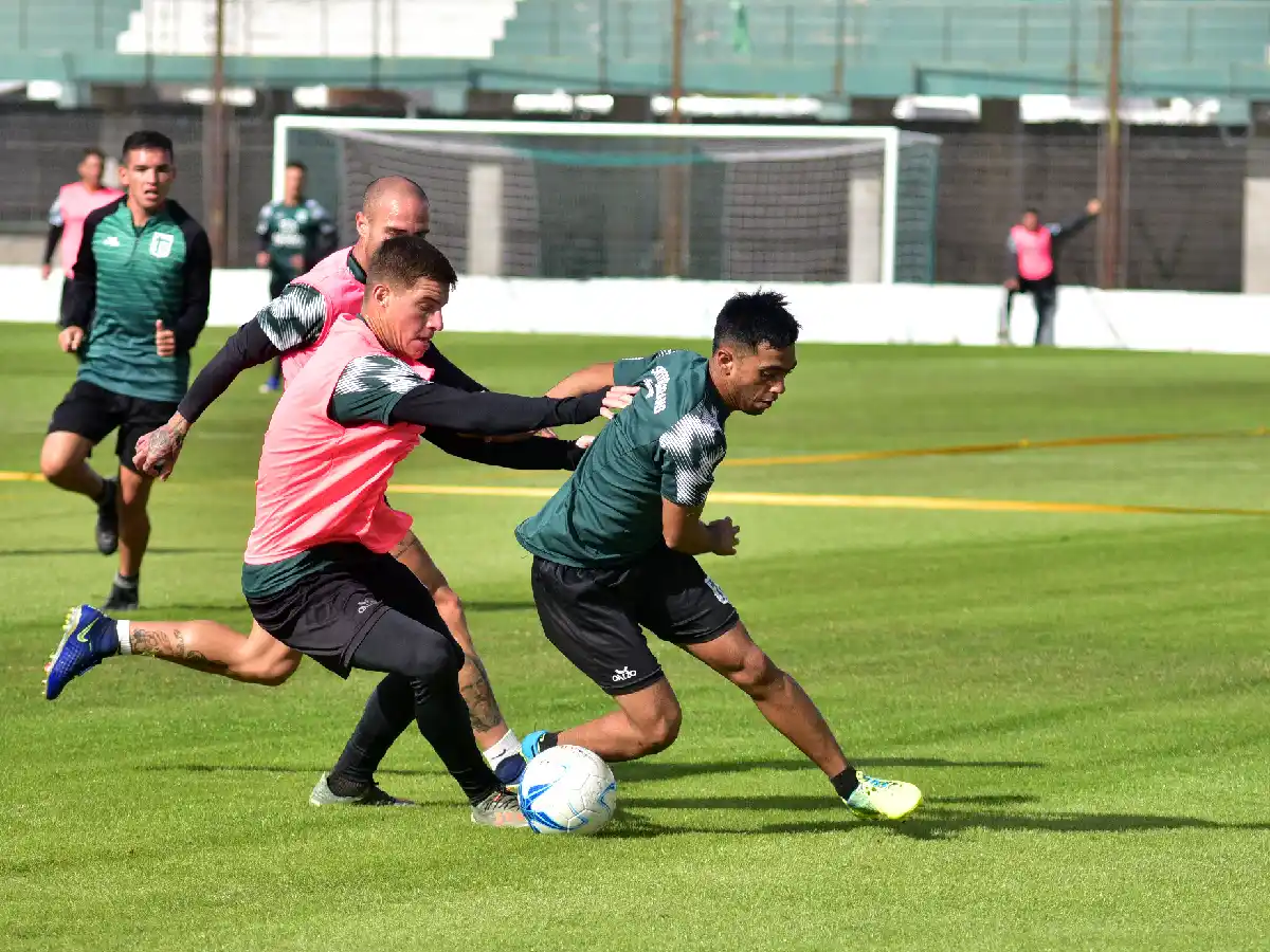 Vuelve a entrenar con la mira en Racing