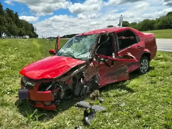 Violento choque frontal en Ruta 12: hospitalizaron a un hombre y una mujer