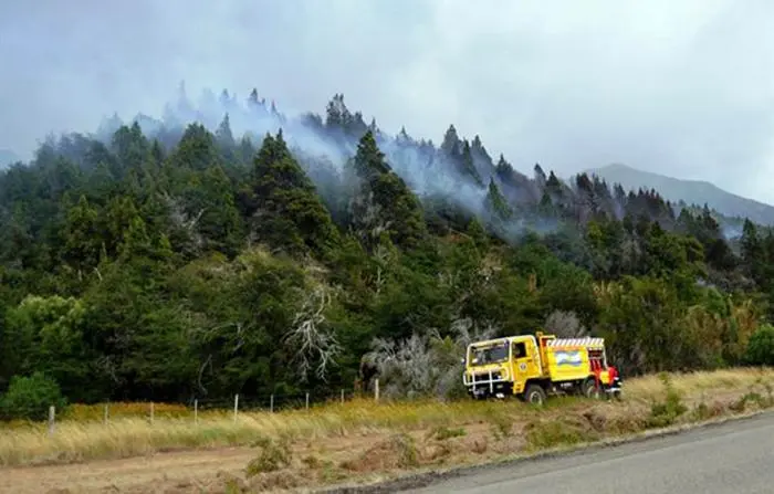 Gobierno de Scioli colabora para apagar incendio forestal en Chubut