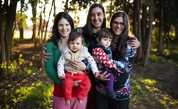 Parir en casa: Tres madres que rompieron prejuicios y tuvieron a sus hijos en sus hogares