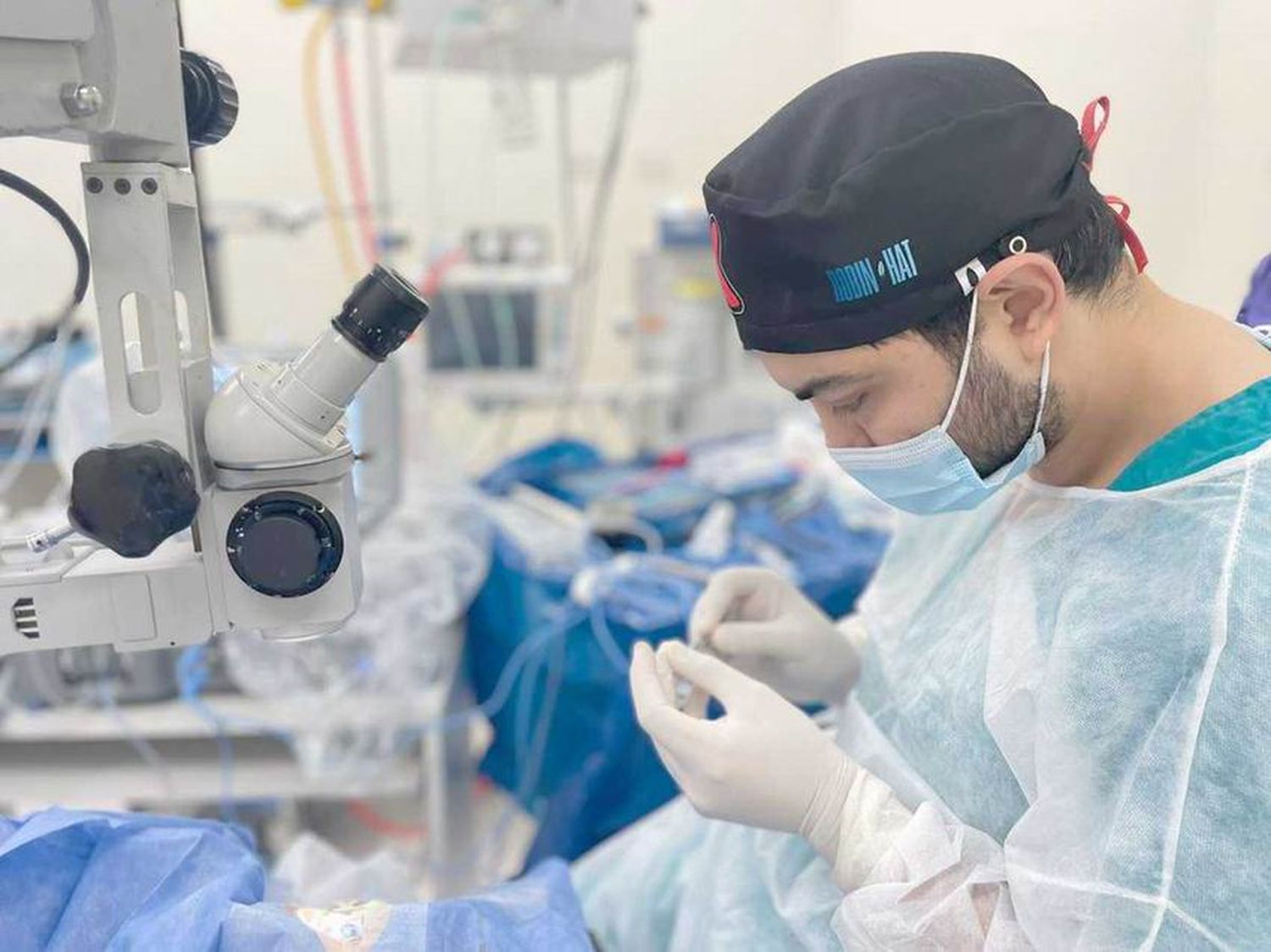 En los hospitales de Laguna Blanca y Las Lomitas
realizaron múltiples cirugías oftalmológicas