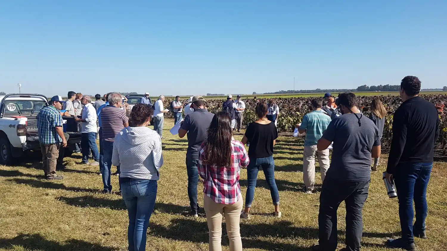 La Chacra de Barrow realizó su jornada de cosecha gruesa