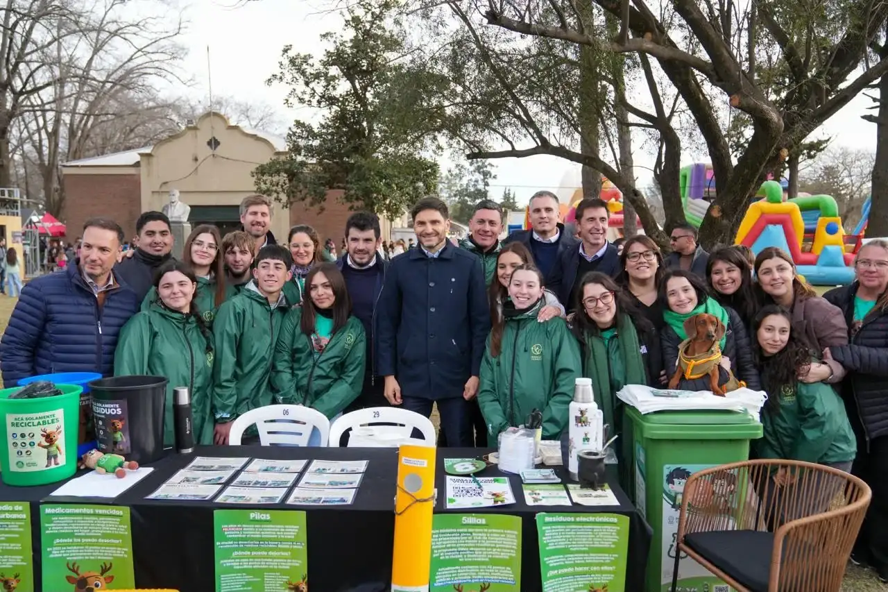 Durante su recorrida, el gobernador visitó el puesto de Reciclar Venado, una de las políticas más fuertes del gobierno venadense. Foto: MVT