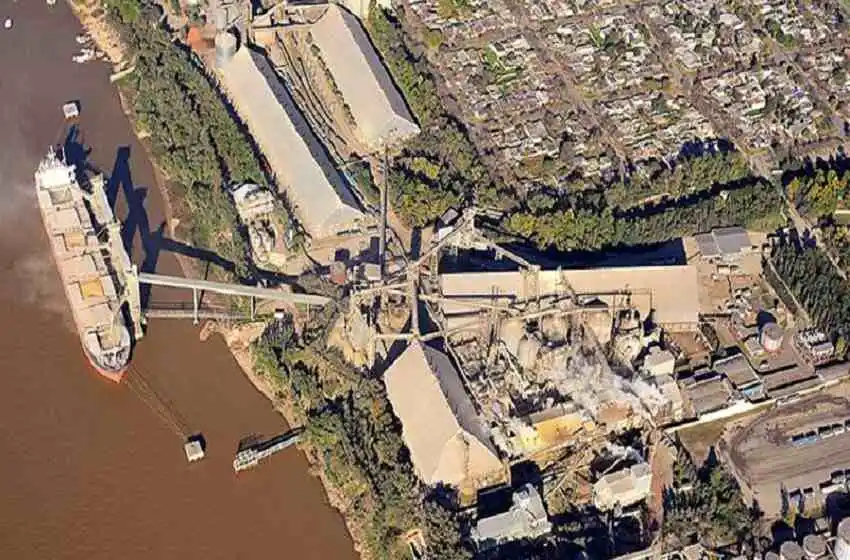 Puerto San Martín: murió un trabajador de una cerealera, aplastado por un camión