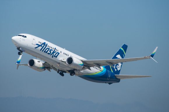 Alaska Air buys two 737 Boeing Converted Freighters