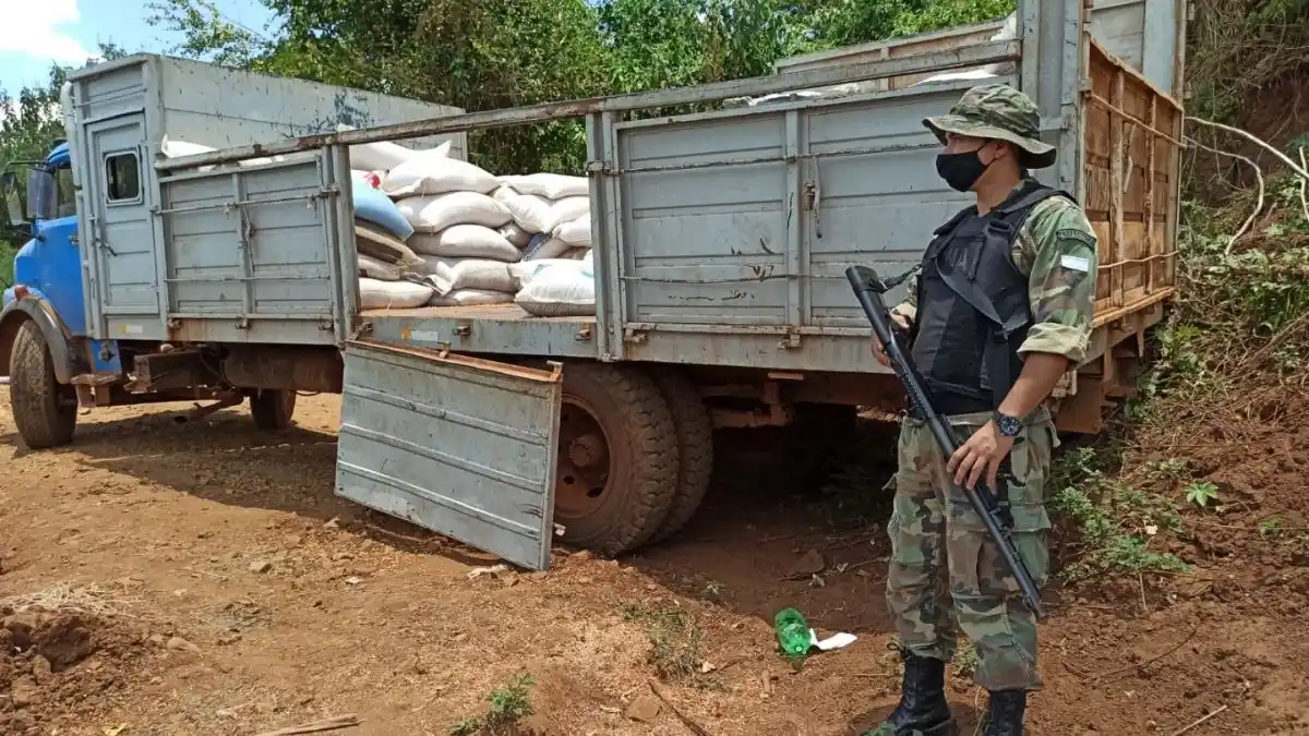 Prefectura secuestró 4,5 toneladas de maíz ilegal