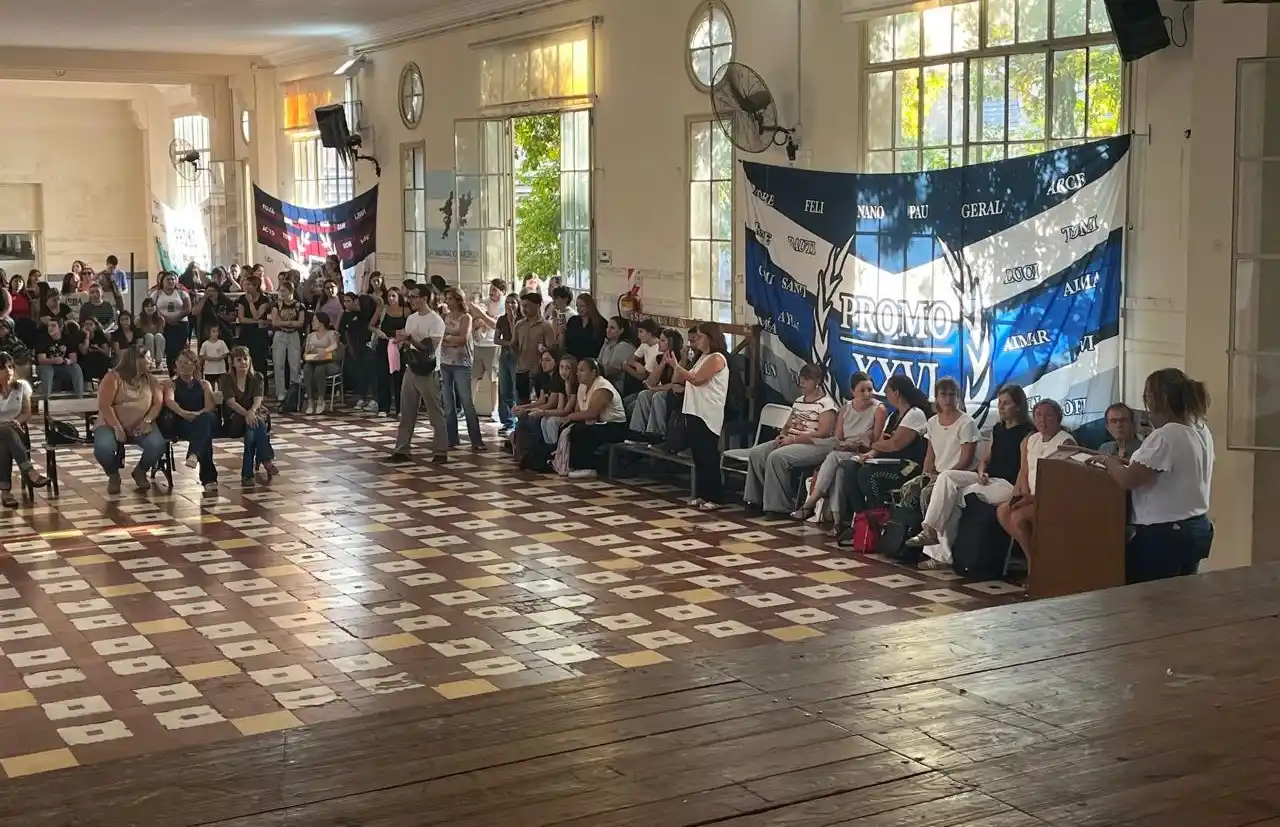 En la Escuela Normal, 283 estudiantes pre matriculados en primer año comenzaron el trayecto.