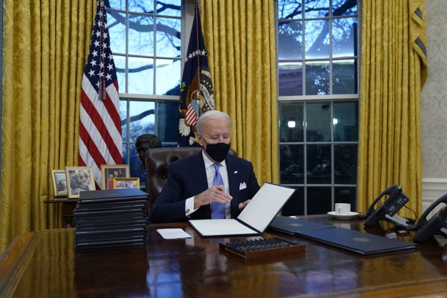 Joe Biden presentó su plan para frenar la pandemia, con medidas de prevención