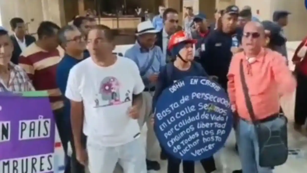 Sidoristas llegaron a Caracas para exigir liberación de compañeros, PNB desalojó a periodistas para evitar la cobertura (VIDEOS)