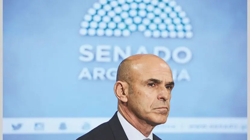 Arribas va al Congreso por denuncias de corrupción en su contra
