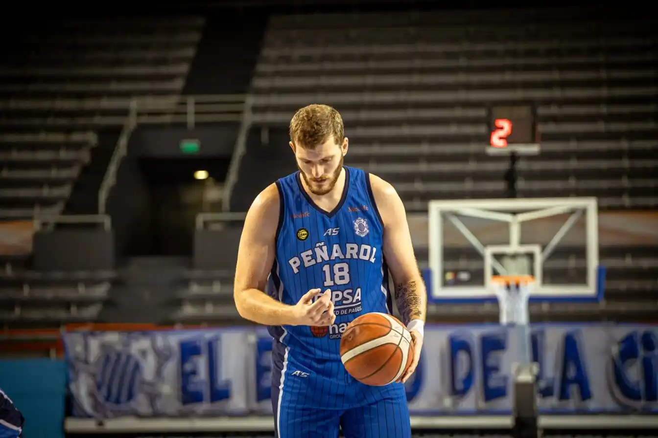 Francisco Filippa se lesionó y Peñarol está analizando un recambio temporal.