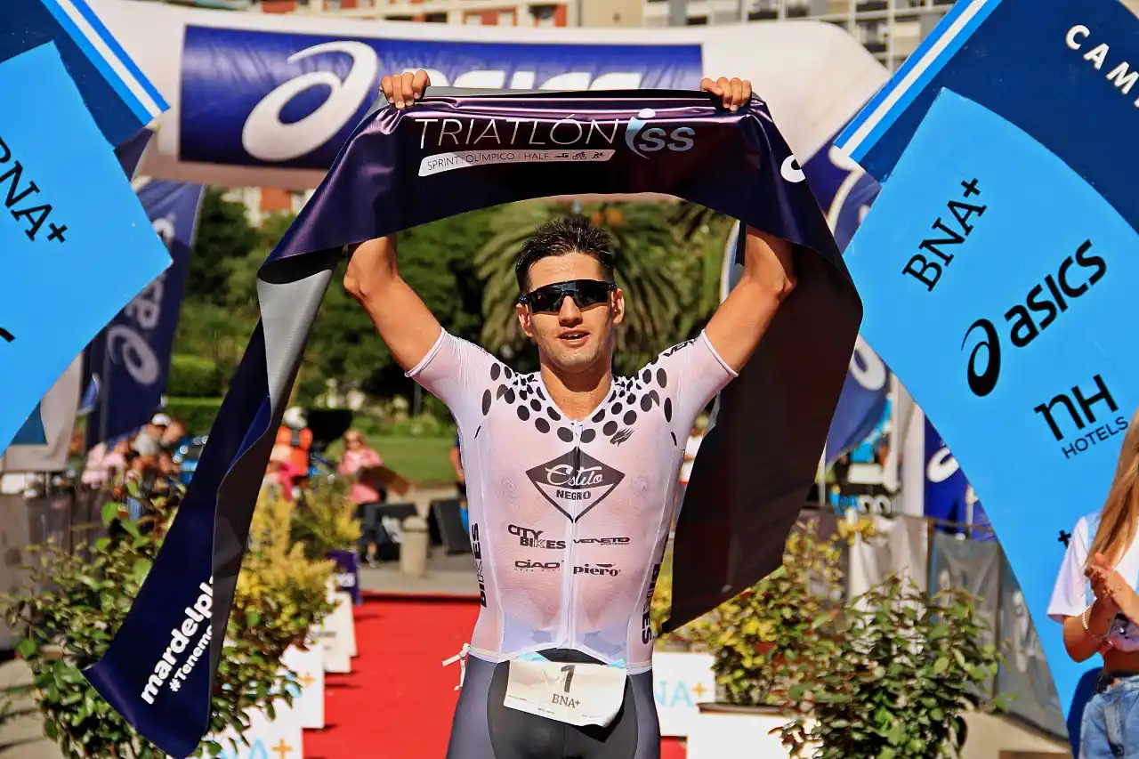 Dhereté y Pierantoni ganaron el Campeonato Argentino de Triatlón