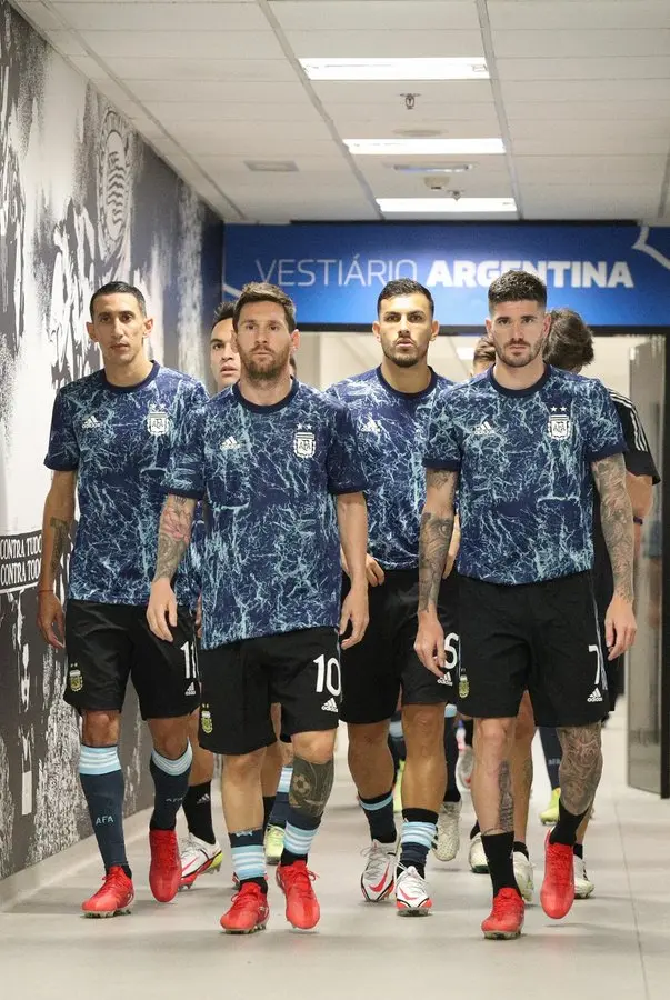 Tras la polémica suspensión del partido en Brasil, la Selección Argentina ya se encuentra en Ezeiza