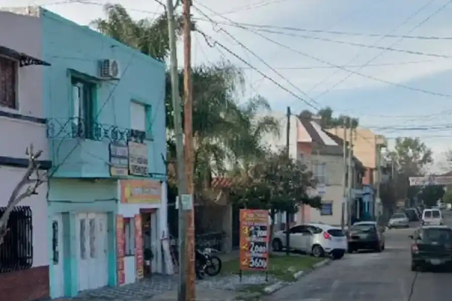 Lo mataron delante de su hijo de 4 años para robarle el auto