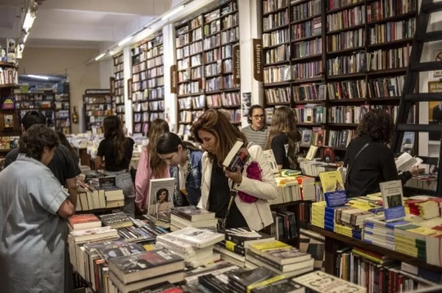 Con la 15° edición de este tradicional evento de la cultura, los rosarinos podrán armar su propio itinerario para buscar sus libros favoritos o disfrutar de algunas de las numerosas actividades disponibles. Foto: Gentileza.