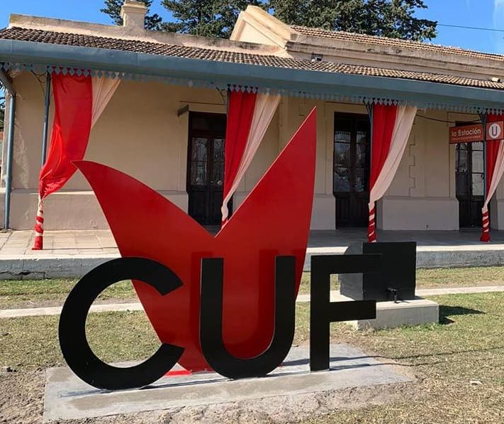 El Centro Universitario Firmat abre inscripción.