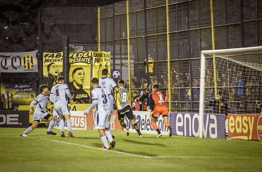 Alvarado no pudo bajar al puntero
