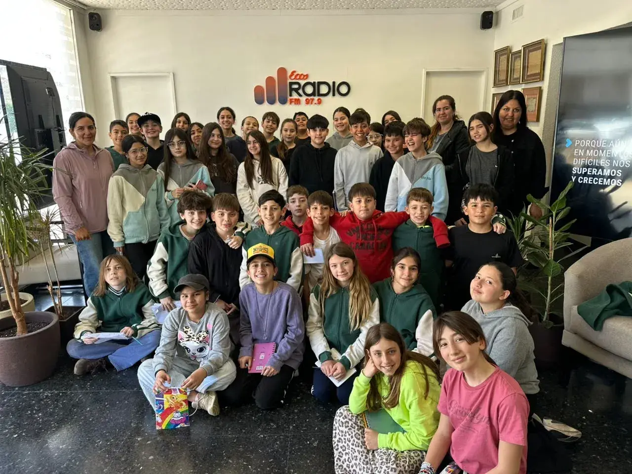 Los alumnos participaron de entrevistas en dos programas de Ecos Radio