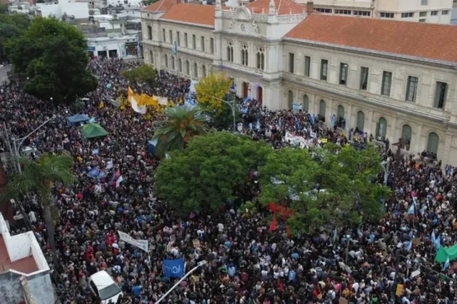 Arranca un nuevo paro de docentes universitarios por 48 horas en Santa Fe y todo el país