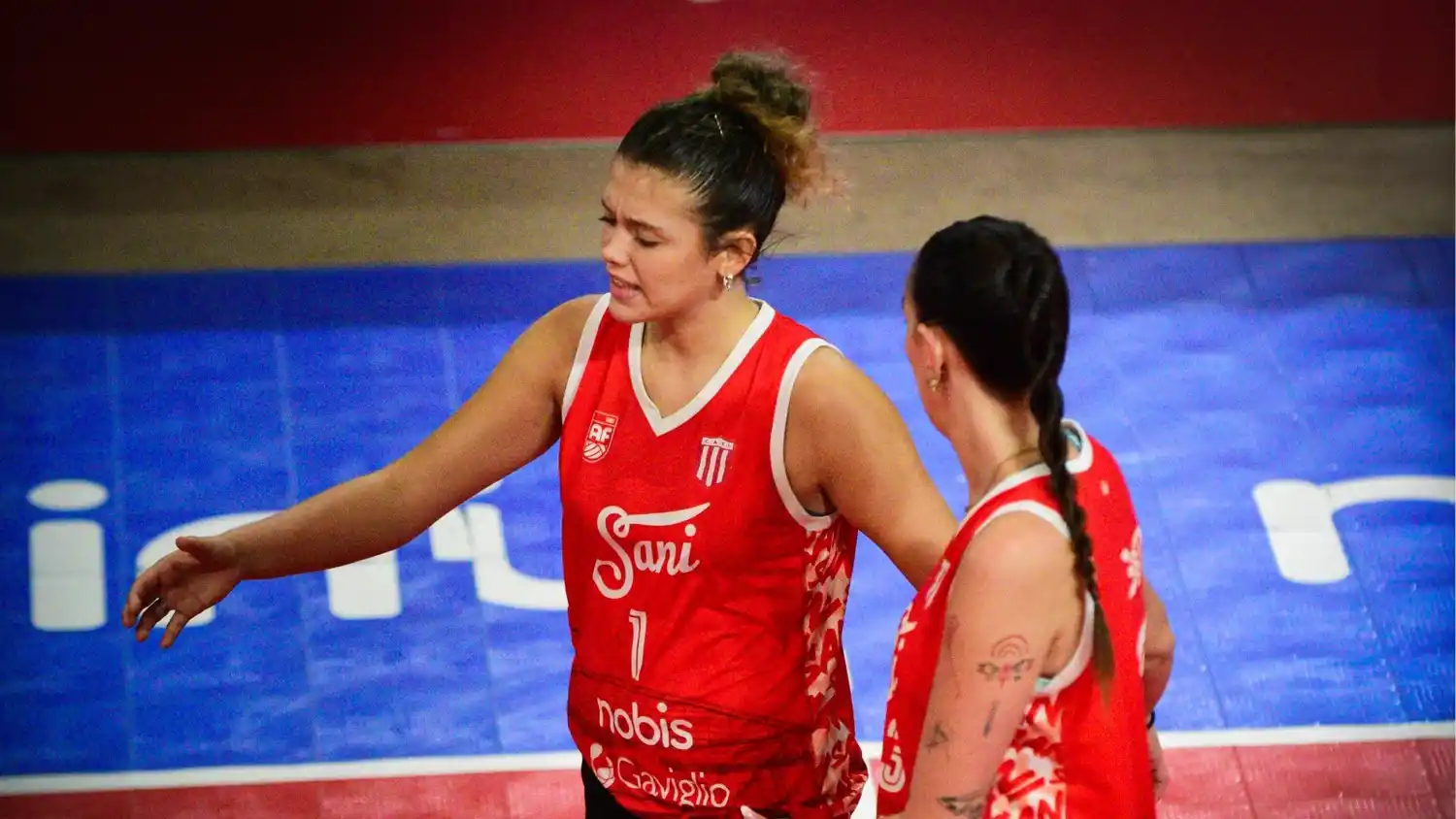 Entre los 4 mejores.