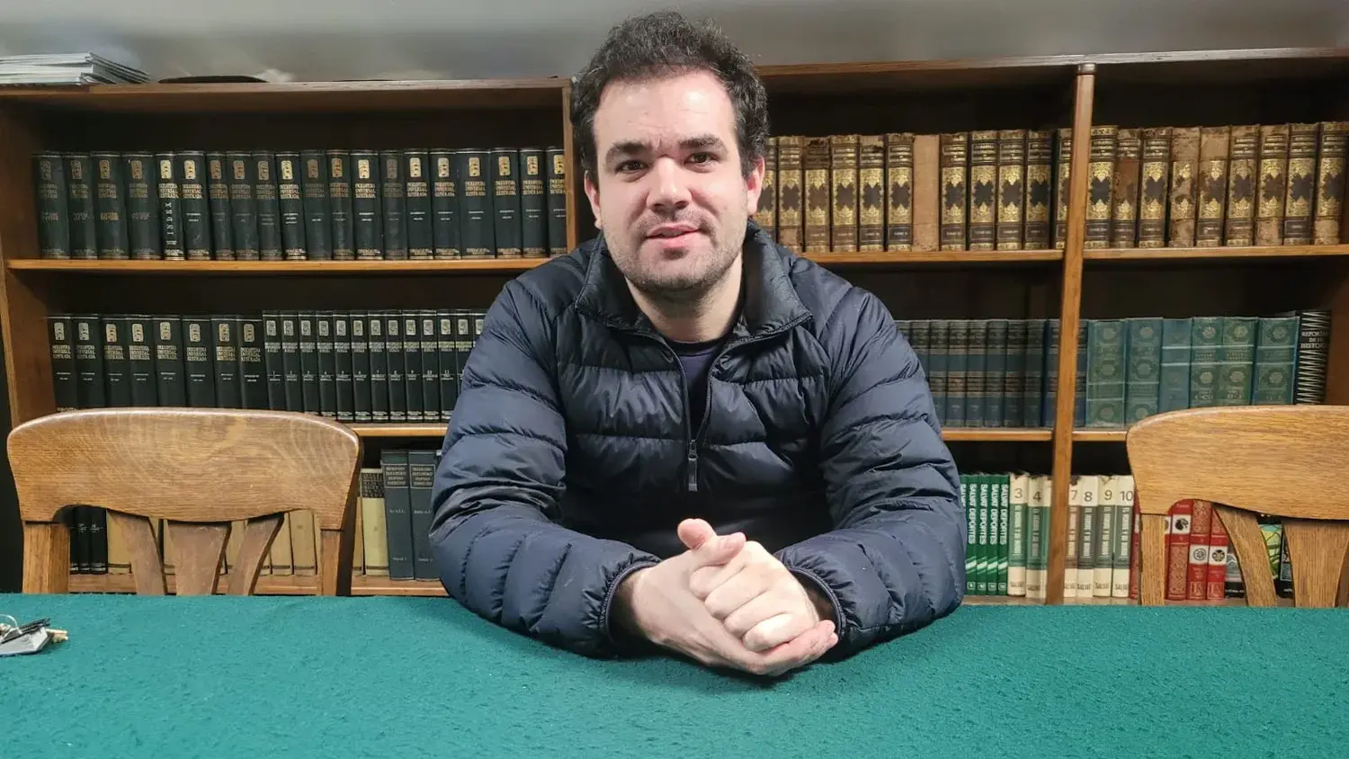 El escritor y abogado, Joaquín Sande, se acercó a las oficinas de La Voz del Pueblo para dialogar y darnos un adelanto exclusivo sobre su presentación de hoy