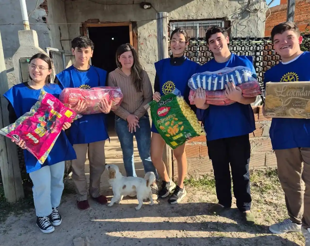 Entrega de alimentos a merenderos-