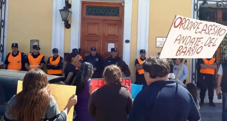 Nene baleado en la calle: Familiares marcharon a Fiscalía y a la Municipalidad