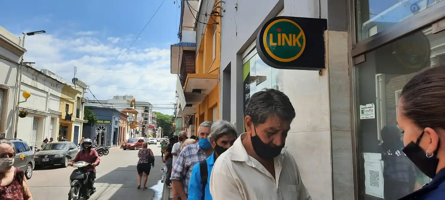 Pase sanitario: habrá inspecciones y multas de hasta $ 5 millones para quienes no lo pidan