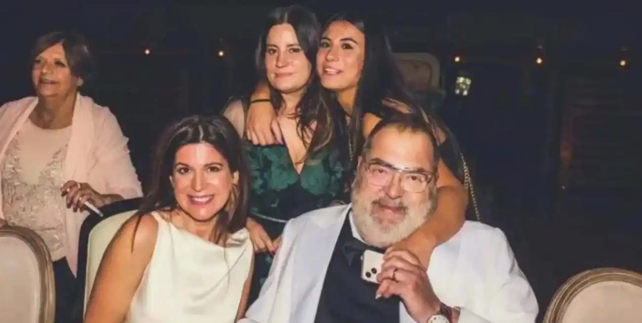 No tiene sepsis y el resto, todo bien. No tiene fiebre, los drenajes ya casi no sacan líquido, la presión está perfecta, pulsaciones bien, está despierto y tranquilo”, confirmó la hija del periodista.